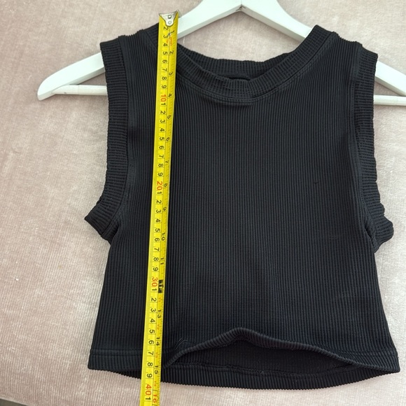 FREE PEOPLE HAPPINESS RUN MUSCLES TOP SIZE M/L - Picture 15 of 15